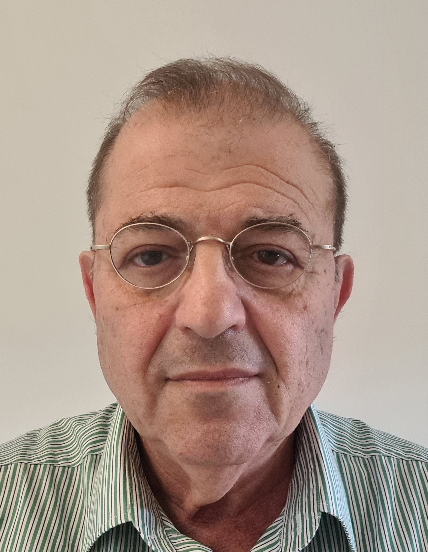 ד"ר יהודה שחל רפואת שיניים, 