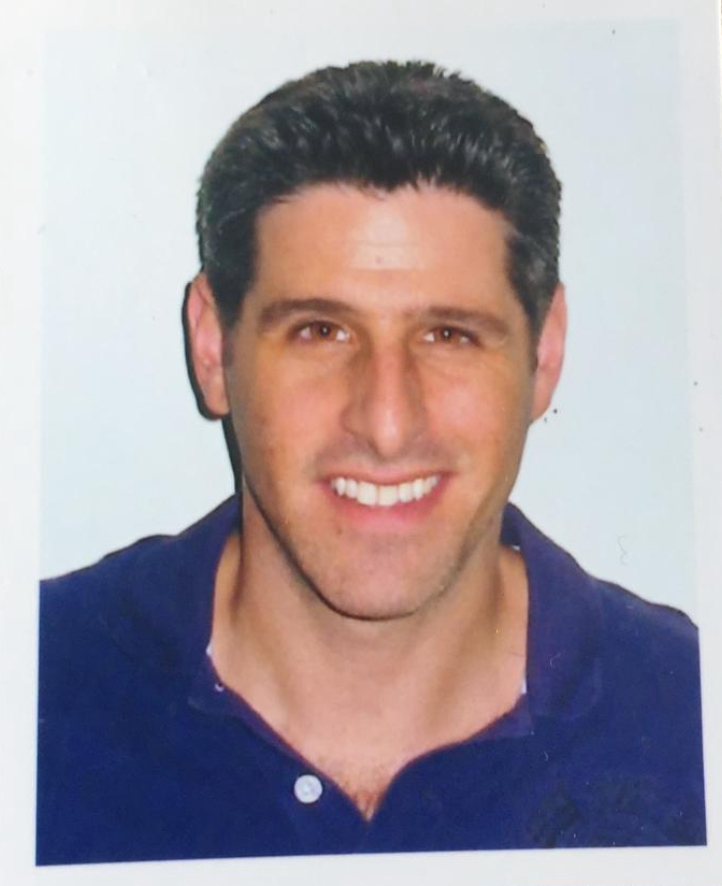 ד"ר גיל הרצברג מומחה במחלות ריאה, מומחה ברפואת משפחה