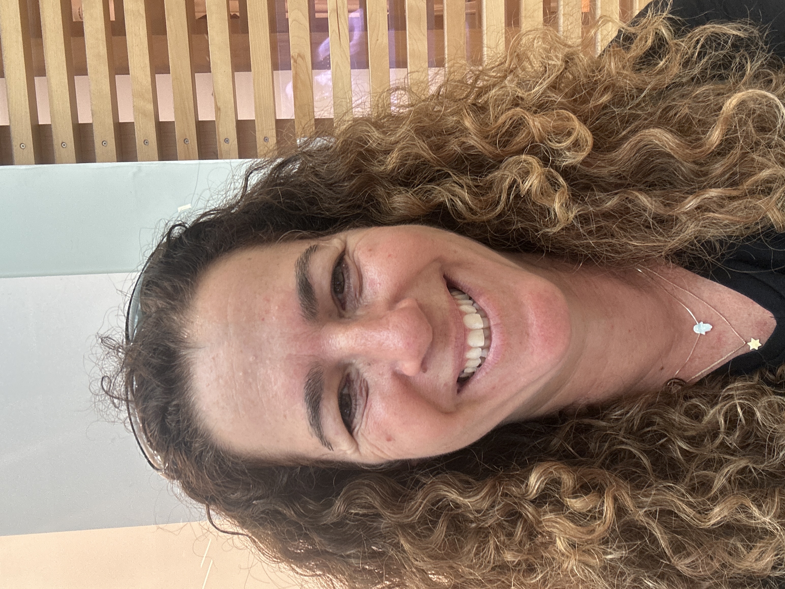 ד"ר לימור בסר מומחית בטיפול נמרץ כללי, מומחית ביילוד וגינקולוגיה